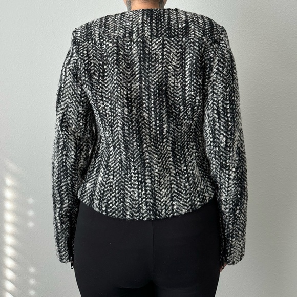 CAbi Marled Jacket - Stylish, Warm, and Versatile - Picture 4 of 10